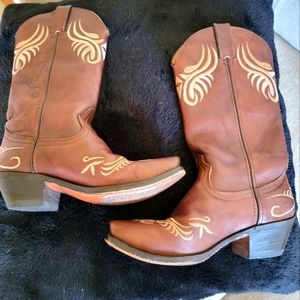 Women's Santa Fe leather size 6M boots, pull on loops, brown tan stitches